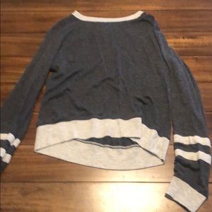 Gray long sleeve T-shirt